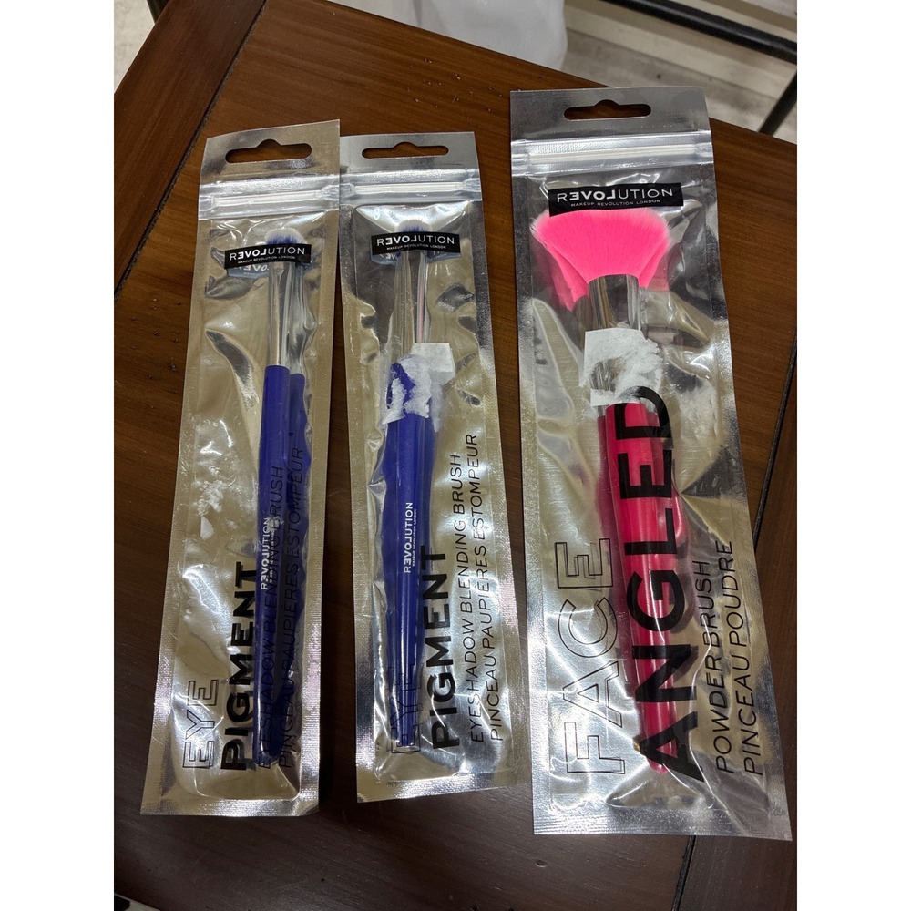 Makeup Revolution London Brush Set 3pc Angled Powder & Eye Blending Brushes New